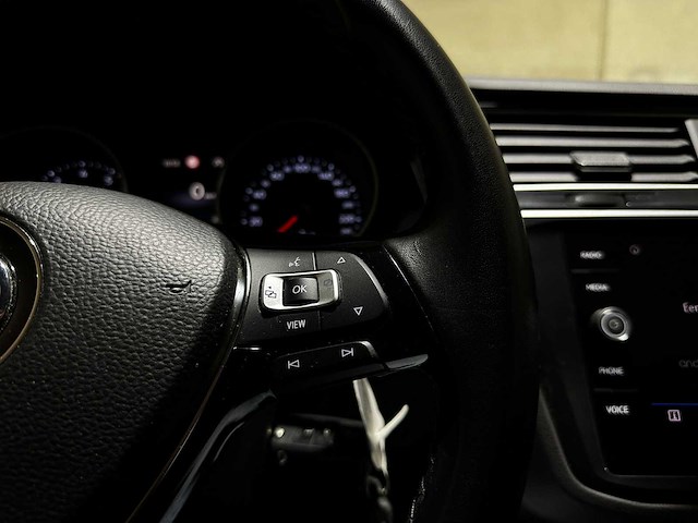 Volkswagen tiguan 1.5 tsi comfortline business 131pk 2019 (origineel-nl + 1e eigenaar), g-706-kf - afbeelding 14 van  39
