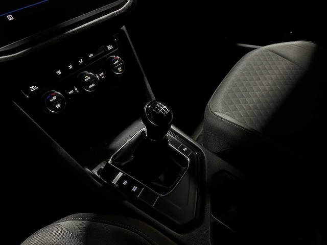 Volkswagen tiguan 1.5 tsi comfortline business 131pk 2019 (origineel-nl + 1e eigenaar), g-706-kf - afbeelding 19 van  40