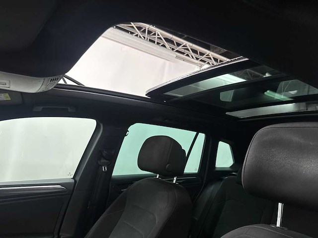 Volkswagen tiguan 2.0 tdi highline business r; xr-544-x - afbeelding 1 van  3