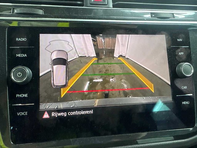 Volkswagen tiguan 2.0 tdi highline business r; xr-544-x - afbeelding 18 van  22