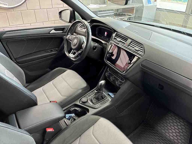Volkswagen tiguan 2.0 tsi 4motion r-line 2x 230pk automaat 2020 - afbeelding 14 van  18