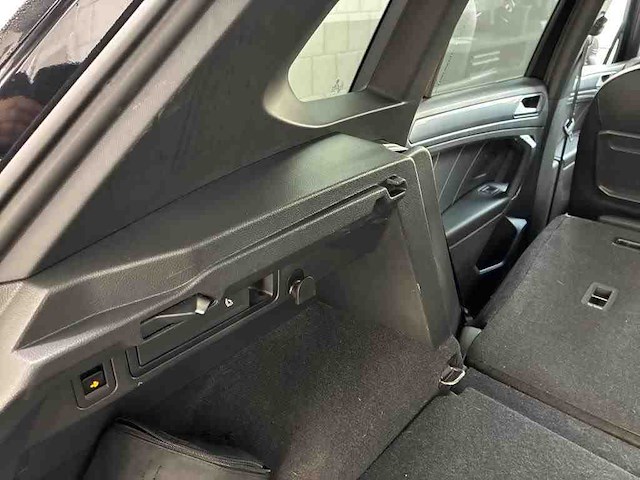 Volkswagen tiguan 2.0 tsi 4motion r-line 2x 230pk automaat 2020 - afbeelding 4 van  18