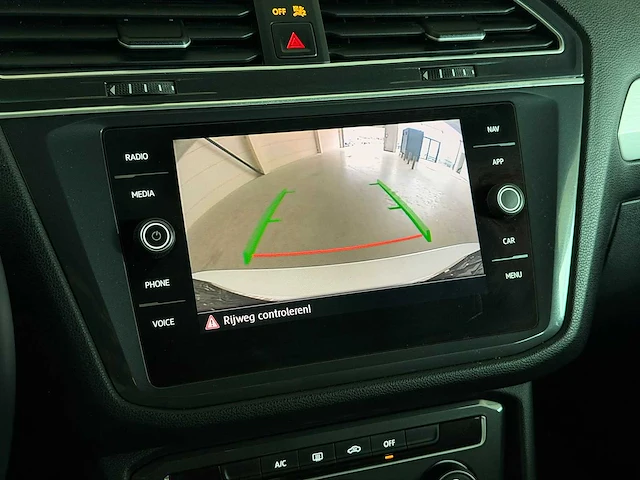 Volkswagen tiguan 2.0 tsi r-line | 11-08-96 i - afbeelding 17 van  28