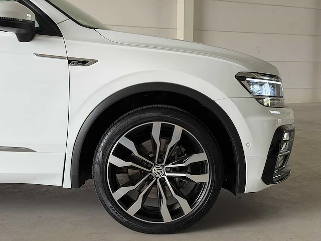 Volkswagen tiguan 2.0 tsi r-line | 11-08-96 i - afbeelding 18 van  28
