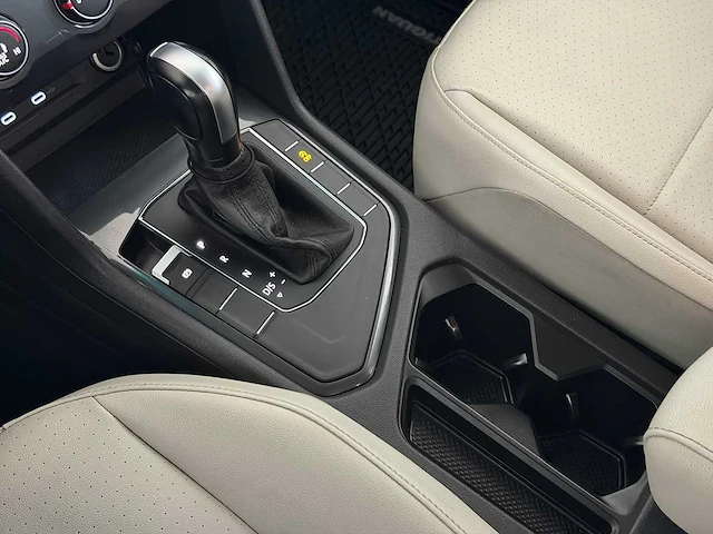 Volkswagen tiguan 2.0 tsi r-line | 11-08-96 i - afbeelding 20 van  28