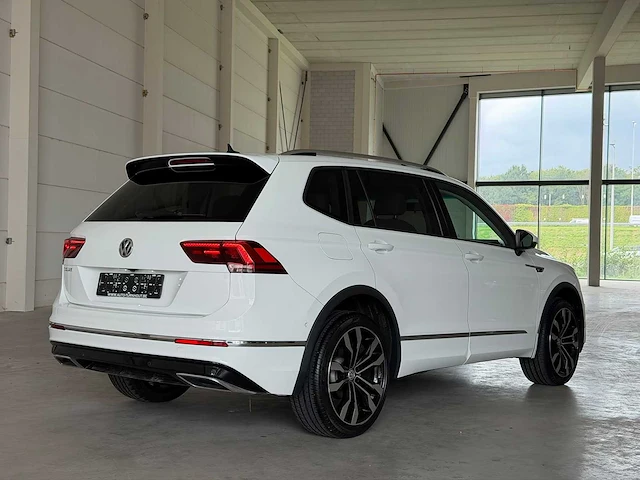 Volkswagen tiguan 2.0 tsi r-line | 11-08-96 i - afbeelding 12 van  28