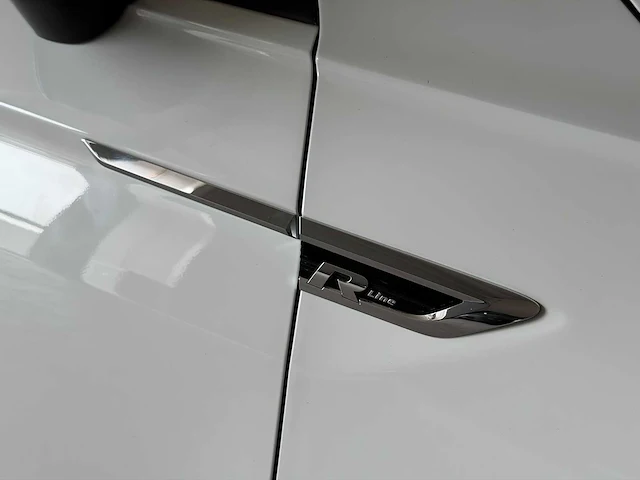 Volkswagen tiguan 2.0 tsi r-line | 11-08-96 i - afbeelding 22 van  28