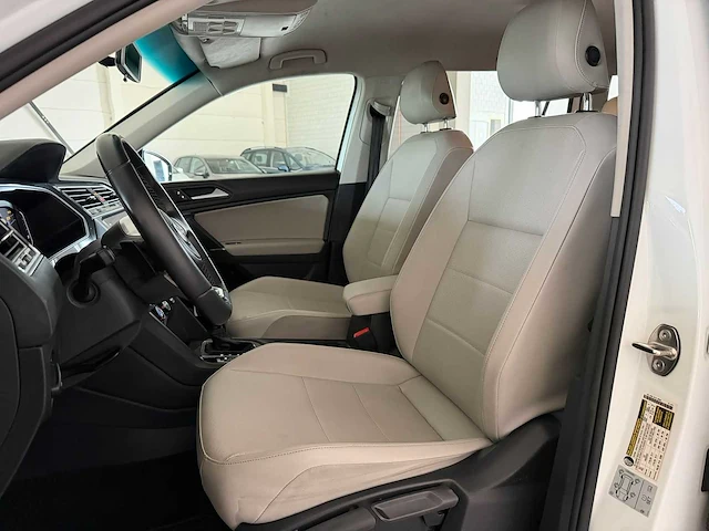 Volkswagen tiguan 2.0 tsi r-line | 11-08-96 i - afbeelding 23 van  28