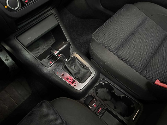 Volkswagen tiguan 2.0 tsi sport&style 4matic r-line 170pk 2010, 21-kjr-3 youngtimer - afbeelding 19 van  45