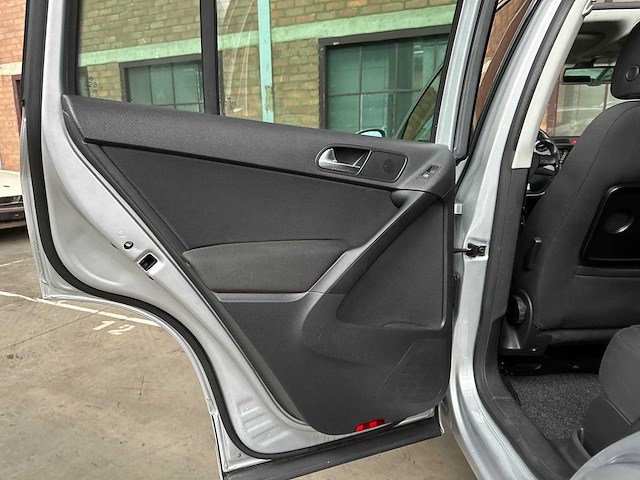 Volkswagen tiguan 2.0 tsi sport&style 4matic r-line 170pk 2010, 21-kjr-3 youngtimer - afbeelding 24 van  45