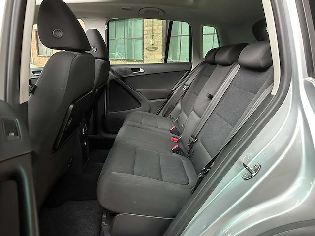 Volkswagen tiguan 2.0 tsi sport&style 4matic r-line 170pk 2010, 21-kjr-3 youngtimer - afbeelding 36 van  45