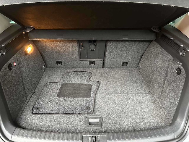 Volkswagen tiguan 2.0 tsi sport&style 4matic r-line 170pk 2010, 21-kjr-3 youngtimer - afbeelding 14 van  26