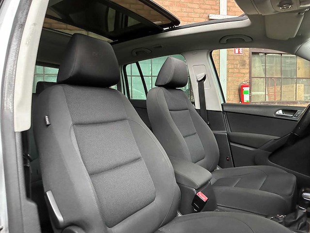 Volkswagen tiguan 2.0 tsi sport&style 4matic r-line 170pk 2010, 21-kjr-3 youngtimer - afbeelding 25 van  26
