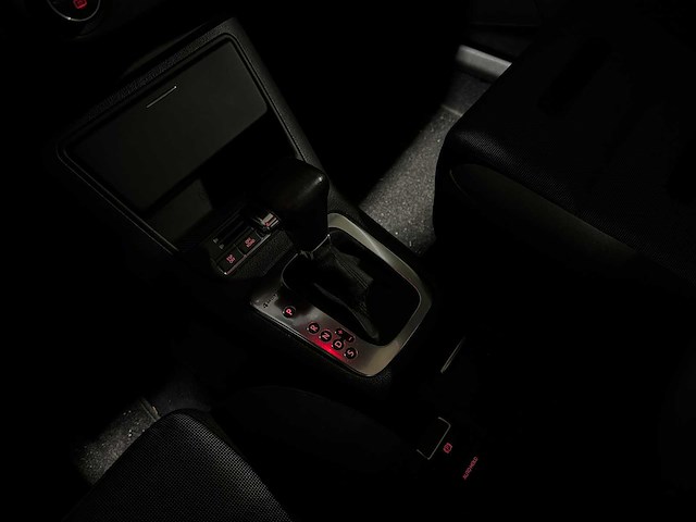 Volkswagen tiguan 2.0 tsi sport&style 4motion 170pk 2008, n-218-hh youngtimer - afbeelding 9 van  34