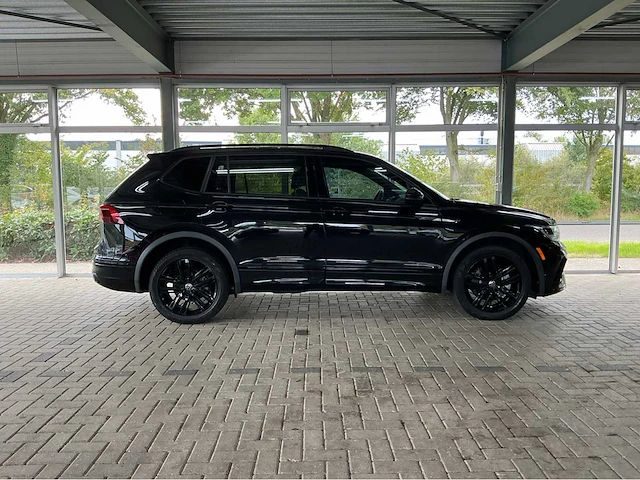 Volkswagen tiguan allspace life r-line black | 2.0 tsi 186 pk | 2021 | 7-zits | led koplampen | adaptive cruise control | keyless entry | btw auto - afbeelding 4 van  31