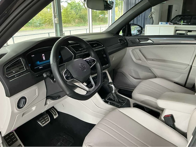 Volkswagen tiguan allspace life r-line black | 2.0 tsi 186 pk | 2021 | 7-zits | led koplampen | adaptive cruise control | keyless entry | btw auto - afbeelding 10 van  31