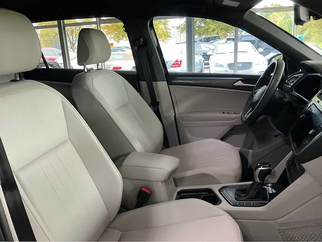 Volkswagen tiguan allspace life r-line black | 2.0 tsi 186 pk | 2021 | 7-zits | led koplampen | adaptive cruise control | keyless entry | btw auto - afbeelding 14 van  31