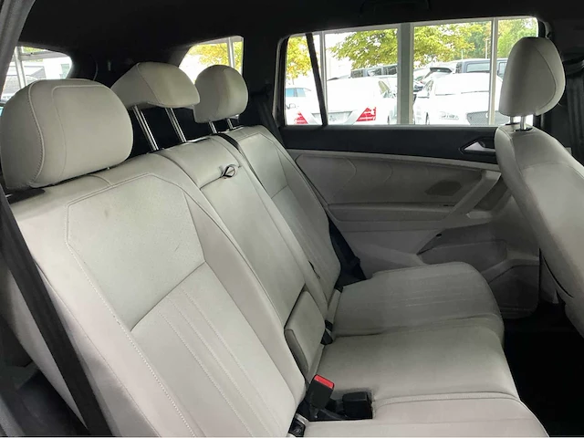 Volkswagen tiguan allspace life r-line black | 2.0 tsi 186 pk | 2021 | 7-zits | led koplampen | adaptive cruise control | keyless entry | btw auto - afbeelding 18 van  31