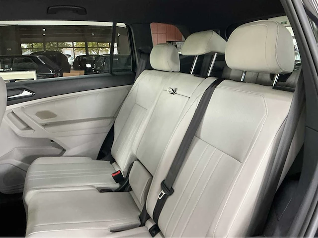 Volkswagen tiguan allspace life r-line black | 2.0 tsi 186 pk | 2021 | 7-zits | led koplampen | adaptive cruise control | keyless entry | btw auto - afbeelding 20 van  31