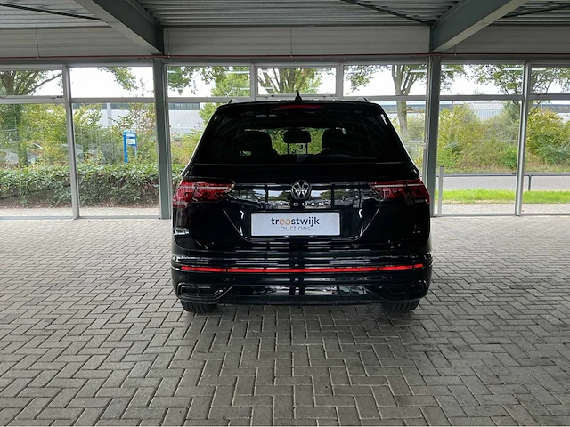 Volkswagen tiguan allspace life r-line black | 2.0 tsi 186 pk | 2021 | 7-zits | led koplampen | adaptive cruise control | keyless entry | btw auto - afbeelding 28 van  31