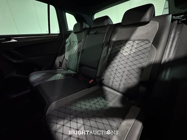 Volkswagen tiguan ehybrid r-line business 1.4 tsi 265pk 2023 (origineel-nl), s-332-lx - afbeelding 25 van  37