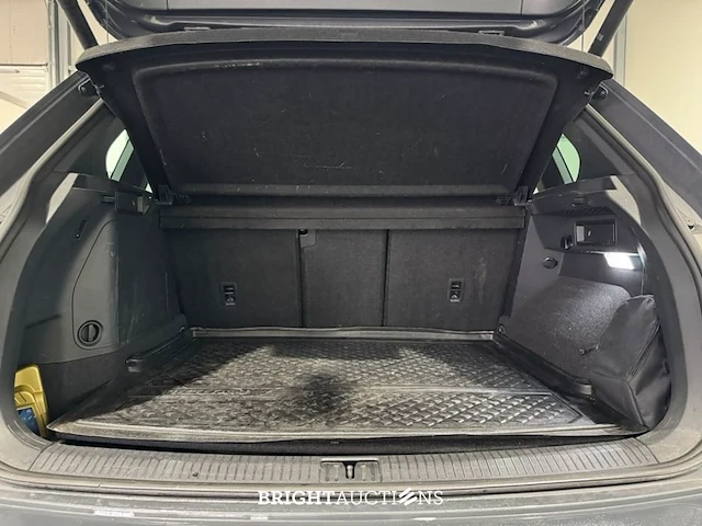 Volkswagen tiguan ehybrid r-line business 1.4 tsi 265pk 2023 (origineel-nl), s-332-lx - afbeelding 26 van  37