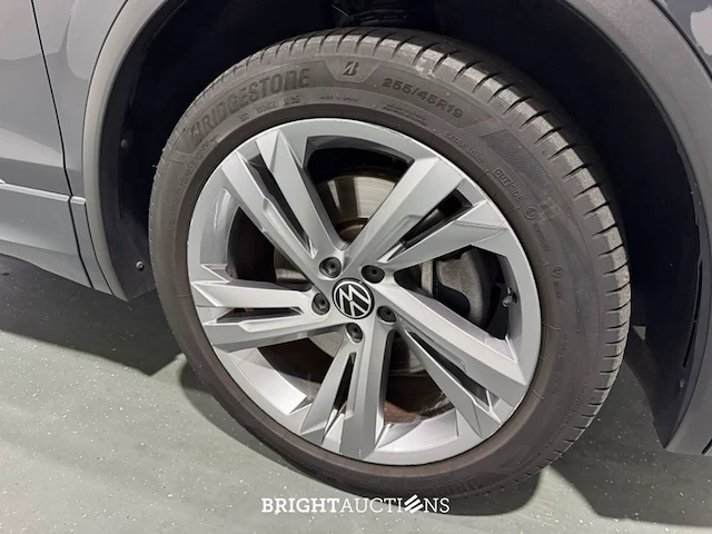 Volkswagen tiguan ehybrid r-line business 1.4 tsi 265pk 2023 (origineel-nl), s-332-lx - afbeelding 32 van  37