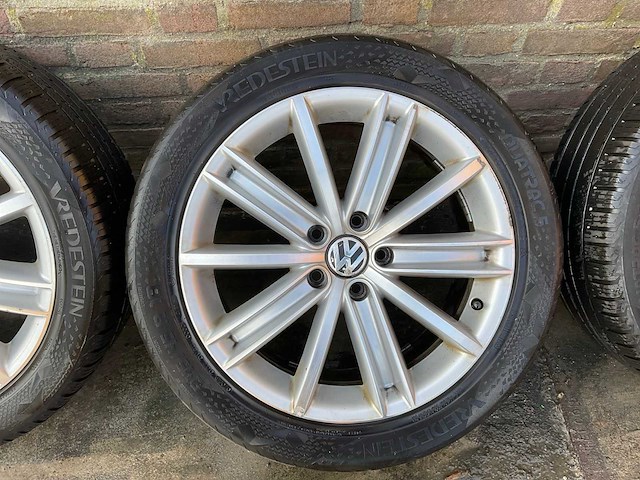 Volkswagen tiguan velg met vredenstein quatrac 5 autoband met velg (4x) - afbeelding 6 van  10