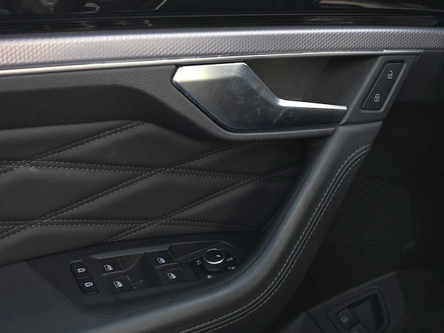 ***volkswagen touareg 3.0 ehybrid r 4motion 2021 | 02-56-01 - afbeelding 13 van  44