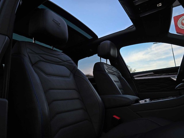 ***volkswagen touareg 3.0 ehybrid r 4motion 2021 | 02-56-01 - afbeelding 28 van  44