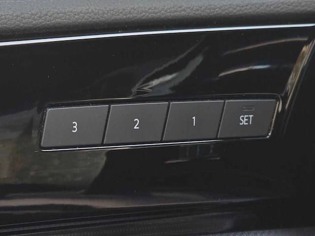 Volkswagen touareg 3.0 ehybrid r 4motion 2021 - afbeelding 11 van  44