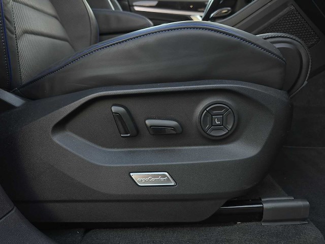 Volkswagen touareg 3.0 ehybrid r 4motion 2021 - afbeelding 30 van  44