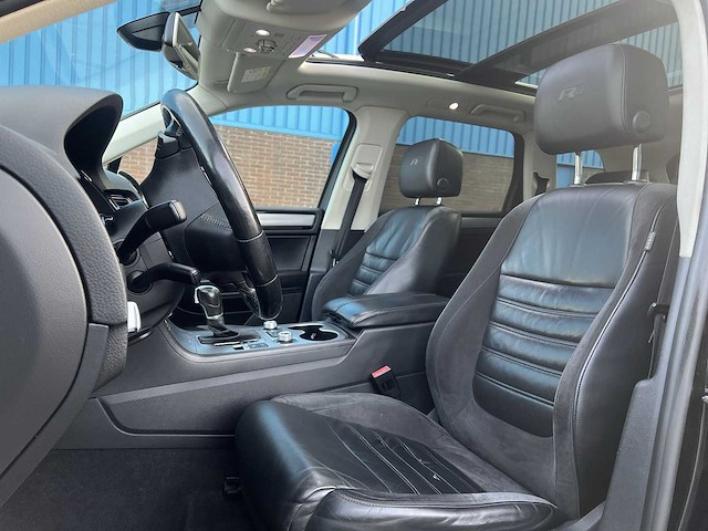 Volkswagen touareg 3.0 tdi r-line | sj-692-n - afbeelding 2 van  30