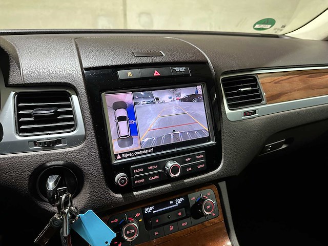 Volkswagen touareg 3.0 tdi v6 highline 240pk 2010, 1-shl-90 - afbeelding 24 van  53