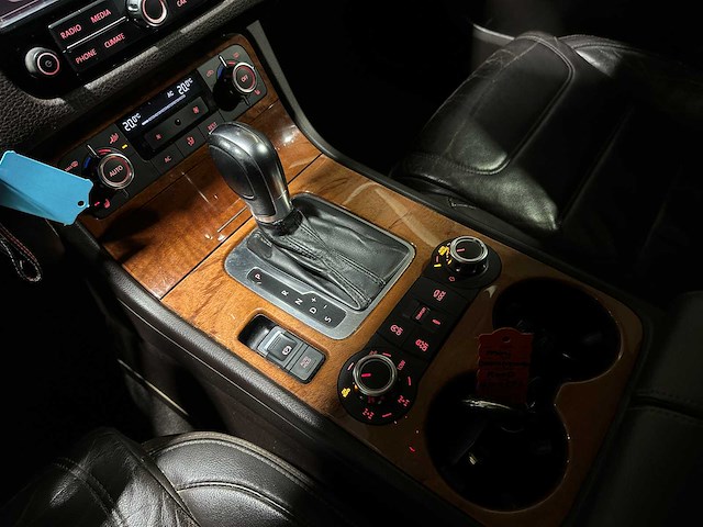 Volkswagen touareg 3.0 tdi v6 highline 240pk 2010, 1-shl-90 - afbeelding 21 van  53