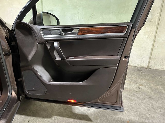 Volkswagen touareg 3.0 tdi v6 highline 240pk 2010, 1-shl-90 - afbeelding 32 van  53