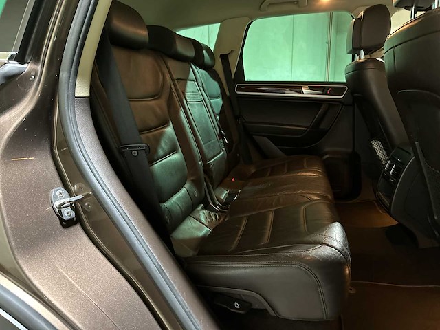 Volkswagen touareg 3.0 tdi v6 highline 240pk 2010, 1-shl-90 - afbeelding 33 van  53