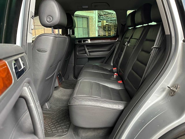 Volkswagen touareg 3.2 v6 220pk 2003, 07-ng-jj youngtimer - afbeelding 27 van  40