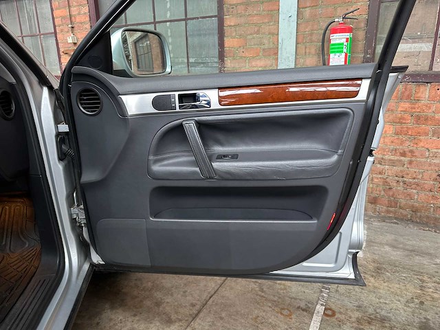 Volkswagen touareg 3.2 v6 220pk 2003, 07-ng-jj youngtimer - afbeelding 30 van  40