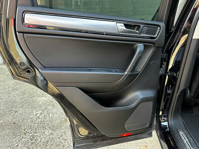 Volkswagen touareg 4.2 v8 tdi 340pk 2015, s-216-bf - afbeelding 28 van  66
