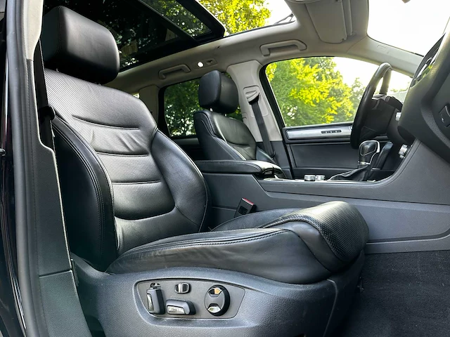 Volkswagen touareg 4.2 v8 tdi 340pk 2015, s-216-bf - afbeelding 40 van  66