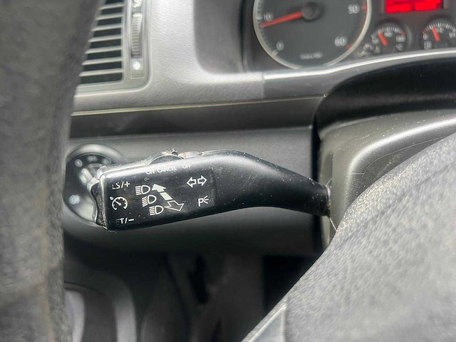 Volkswagen touran - 1.9 tdi trendline automaat , 07-vrd-3 - afbeelding 9 van  20