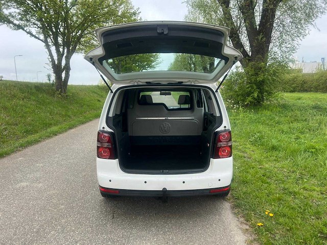 Volkswagen touran - 1.9 tdi trendline automaat , 07-vrd-3 - afbeelding 18 van  20