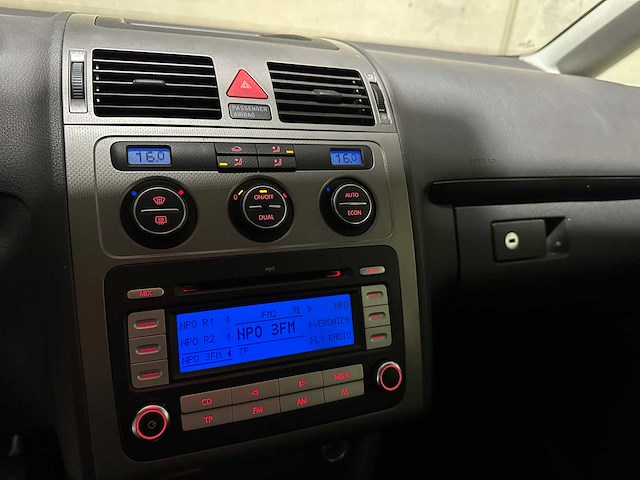 Volkswagen touran 1.4 tsi optive dsg 140pk 2007, 59-tr-br youngtimer - afbeelding 13 van  36