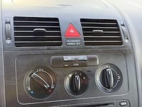 Volkswagen touran 1.6-16v fsi trendline 2003 | 31-nj-bj - afbeelding 8 van  28