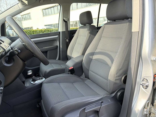 Volkswagen touran 1.6-16v fsi trendline 2003 | 31-nj-bj - afbeelding 24 van  28