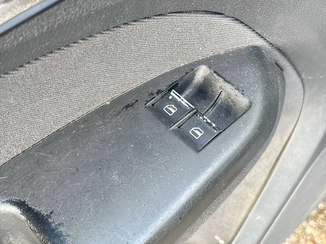 Volkswagen touran 1.6 athene 2004 | 10-pj-jh - afbeelding 17 van  27