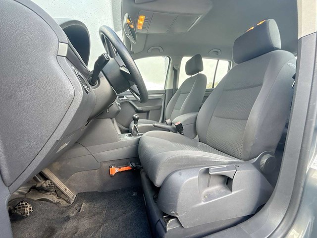 Volkswagen touran 1.6 athene 2004 | 10-pj-jh - afbeelding 21 van  27