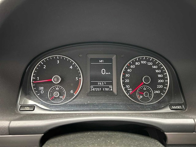 Volkswagen touran 1.6 tdi comfortline bluemotion 7p. 2011 | gp-135-n - afbeelding 18 van  34