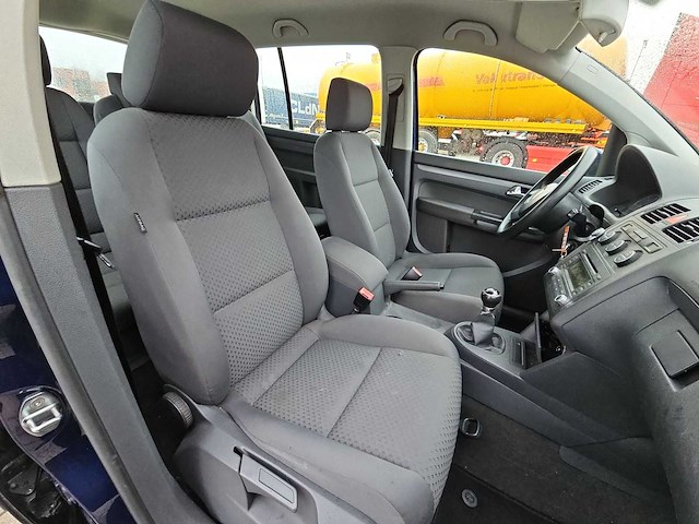 Volkswagen touran 1.9 tdi business 7-persoons 2006 | 45-sh-jg i - afbeelding 16 van  21